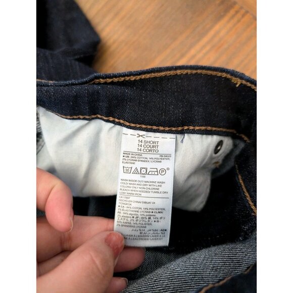 OLD NAVY Bootcut Curvy Mid-Rise Jeans - Picture 9 of 9